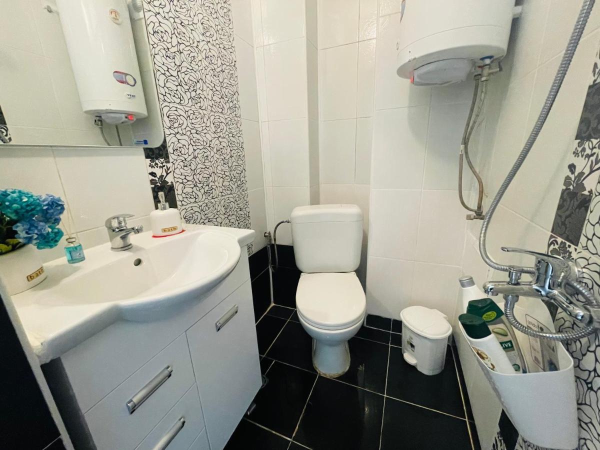 By The Sea - Central With Free Parking Varna Exterior foto